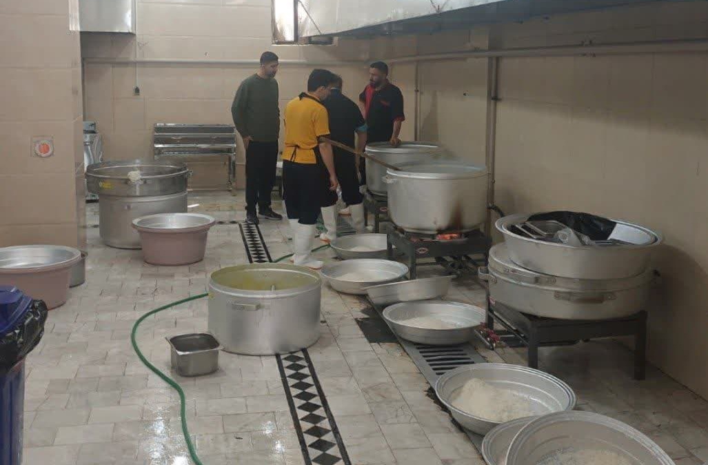 طبخ غذا در اولین روز از بازگشایی مجتمع یاسین
