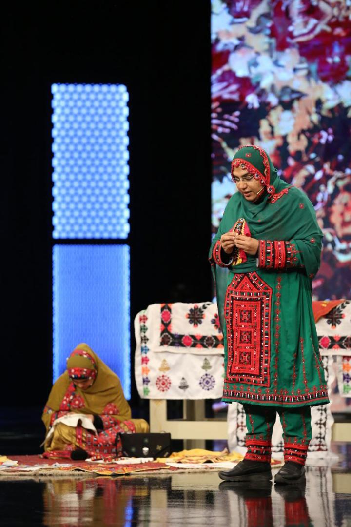 مهمان ویژه شبکه ملی یک صدا وسیما بعنوان بانوی روایت گوی عروسکهای بومی وآیینی بلوچستان بااجرای خانم رحیمه پرویزپور ویژه برنامه ایران دوست داشتنی من