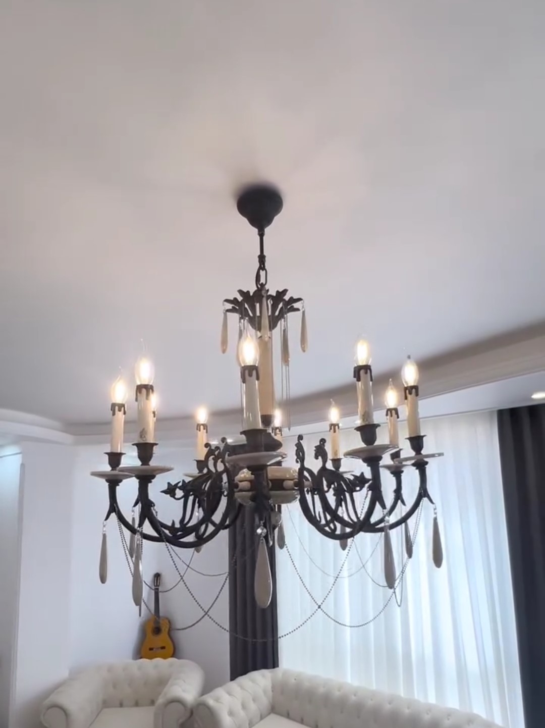 لوستر برنجی با بدنه سنگ طبیعی 