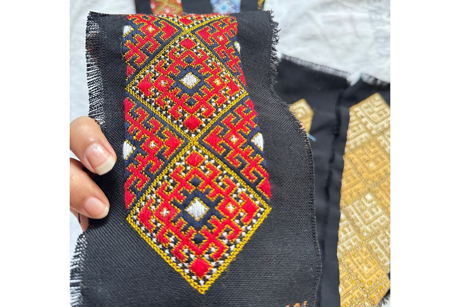 کروات سوزندوزی